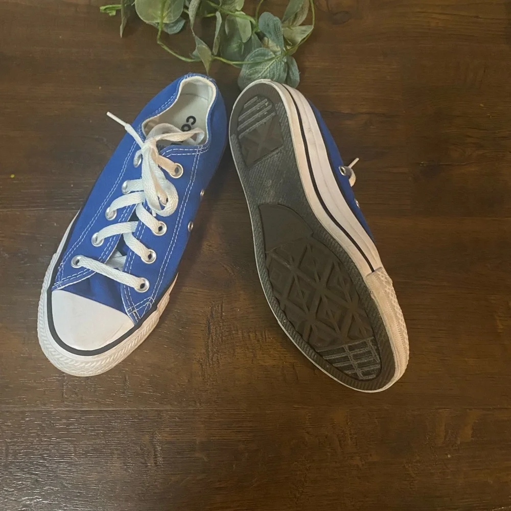 Blue converse